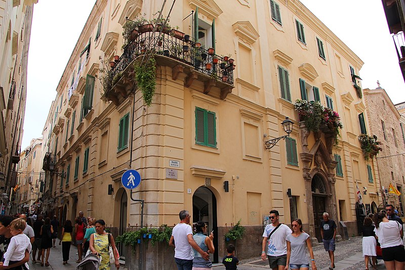 File:Alghero - Palazzo Serra (01).JPG