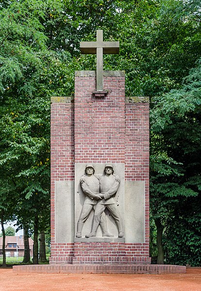 File:Alpen, Bönninghardt, Kriegerdenkmal, 2017-08 CN-06.jpg