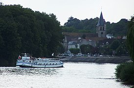 Église Saint-Germain devant la Seine.