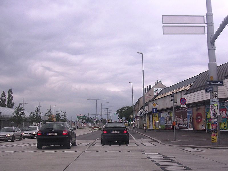 File:Angerner Straße.JPG