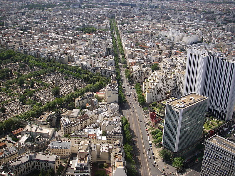 File:Avenue du Maine et cimetière de Montparnasse.jpg