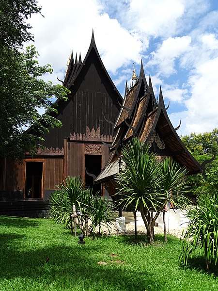 File:Baan Dum (Black House) - By Thawan Duchanee - Chiang Rai - Thailand - 20 (35262886726).jpg