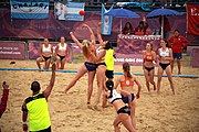 Deutsch: Beachhandball bei den Olympischen Jugendspielen 2018; Tag 5, 10. November 2018; Mädchen, Hauptrunde - Kroatien-Niederlande 1:2 English: Beach handball at the 2018 Summer Youth Olympics at 11 October 2018 – Girls Main Round – Croatia-Netherlands 1:2