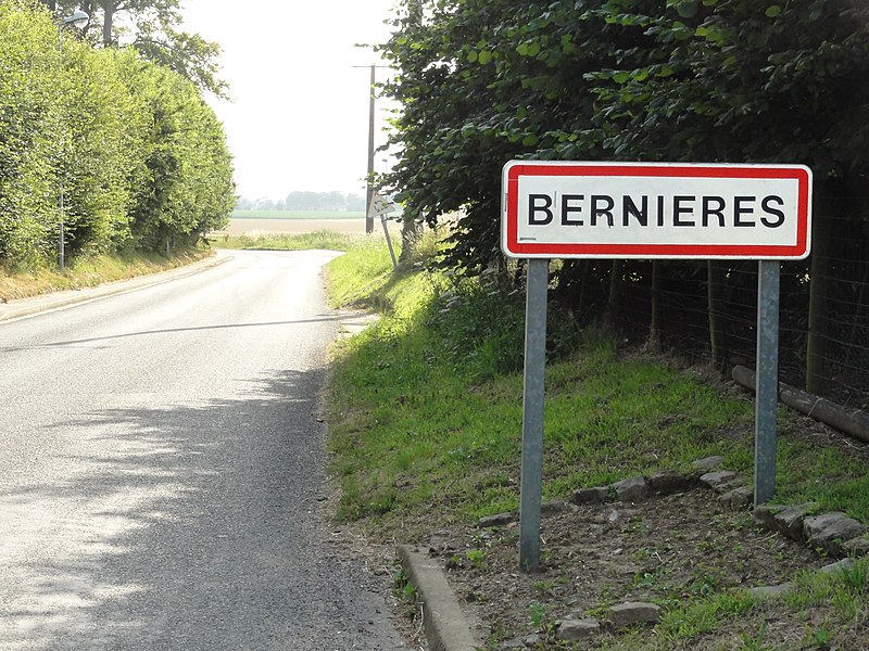 File:Bernières (Seine-Mar.) entrée.jpg