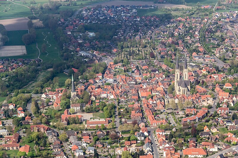 File:Billerbeck, Johannis-Kirche und Propsteikirche St. Ludgerus -- 2014 -- 7599.jpg