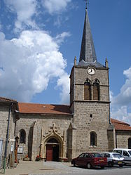 Boisset (Haute-Loire, Fr), l'église avec son portail.JPG