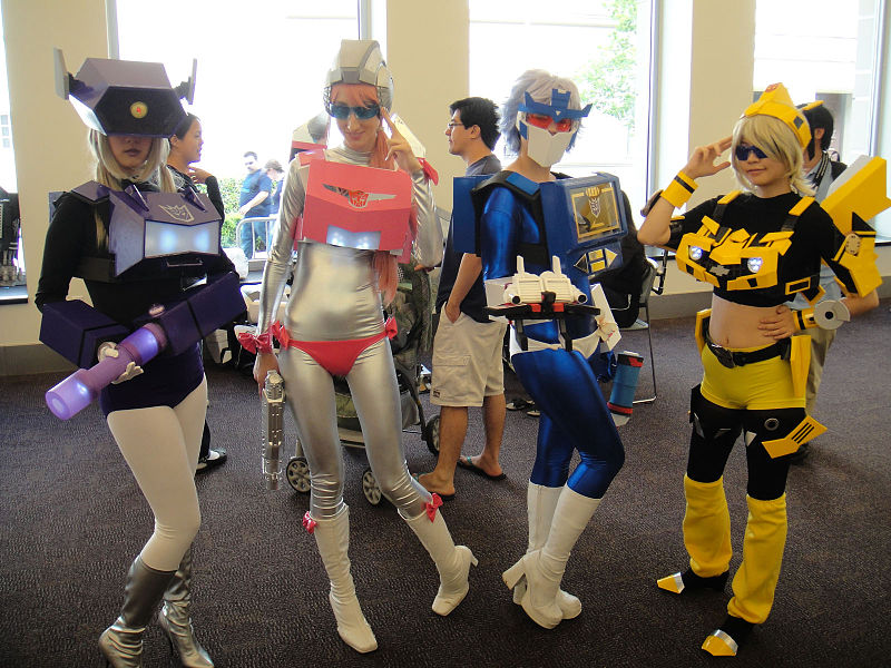 File:BotCon 2011 - Transformer cosplay robot girls (5802072687).jpg