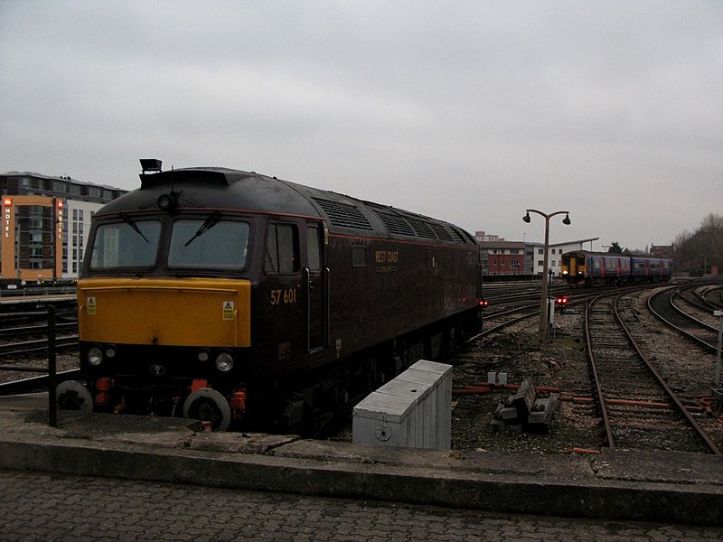 File:Bristol Temple Meads - West Coast 57601 and FGW 150219.jpg