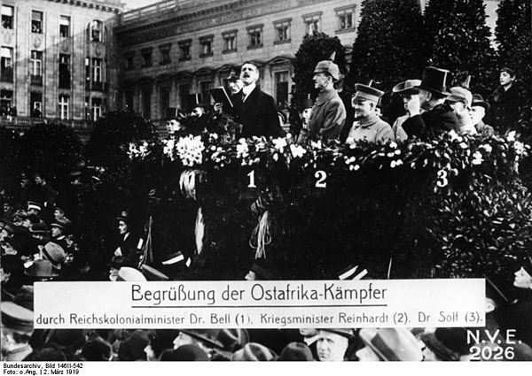 Walther Reinhardt (2) at a welcoming ceremony for German soldiers returned from the hostilities in German East Africa, Berlin on 3 March 1919