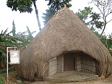 Bunyoro vivienda tradicional muesealizada.JPG