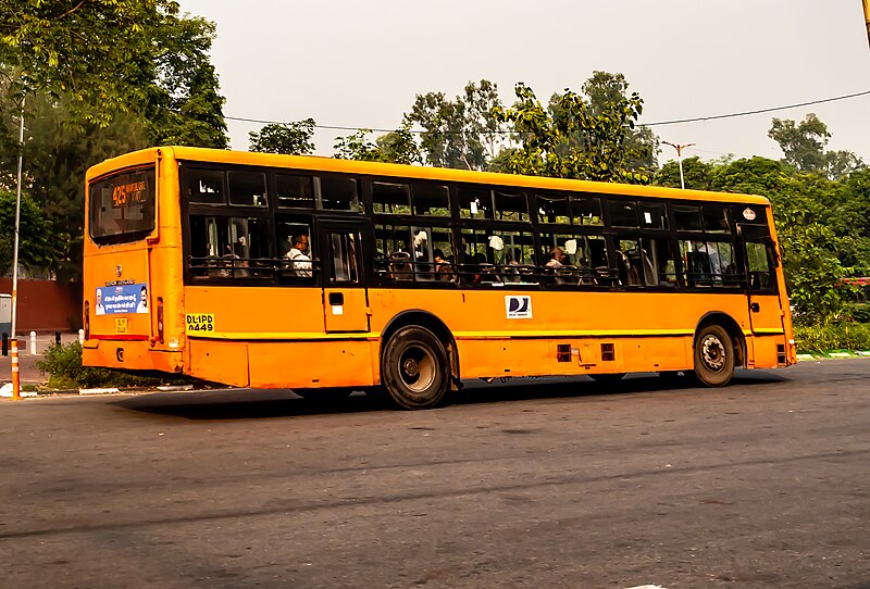 File:Bus moving on a road in Delhi (P1140592).jpg