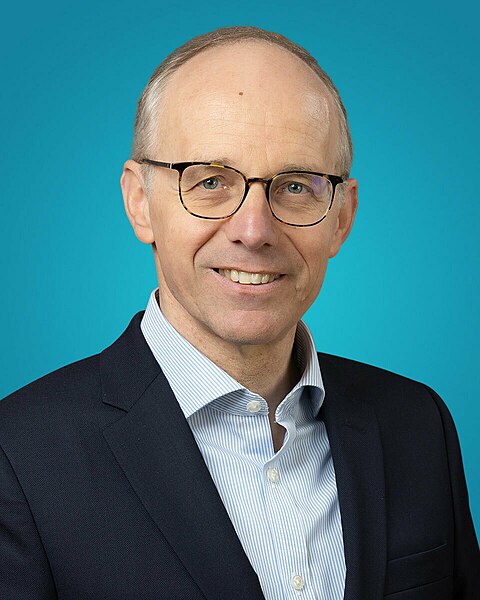 File:CSV Luc-Frieden Profilbild.jpg