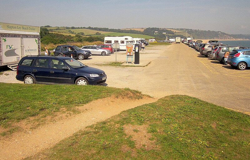 File:Car park, Slapton Sands - geograph.org.uk - 4161969.jpg