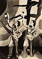 Carmen Miranda e Aurora Miranda em Alô, Alô Carnaval (1936).jpg