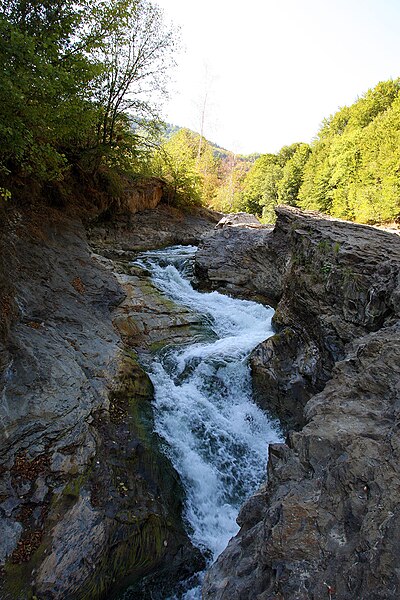 File:Cascada Lepsa.JPG