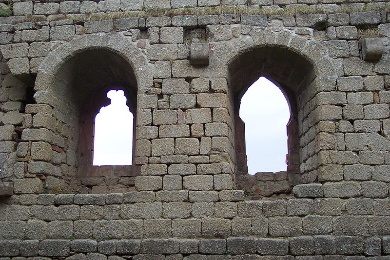 File:Château de Haut-Andlau, windows.jpg