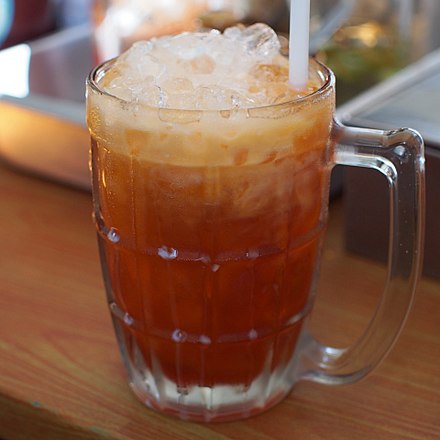 Thai iced tea (ชาเย็น cha yen)