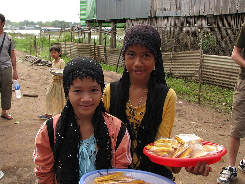 File:Cham kids selling waffles.jpg