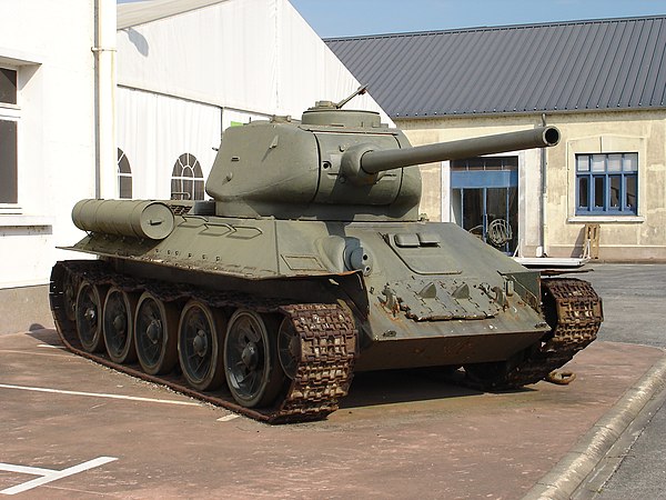 A T-34-85 tank on display at the Musée des Blindés in April 2007