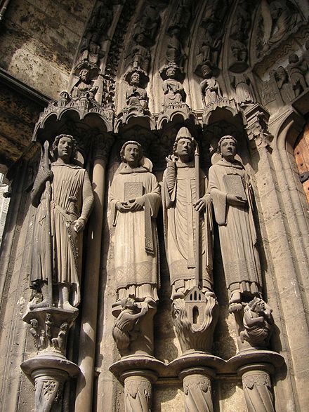 Chartres cathedral c. 1220; the best High Gothic sculpture had largely rediscovered the art of naturalistic figure representation.