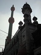চকবাজার শাহী মসজিদ: শিলালেখ, চিত্রশালা, আরো পড়ুন
