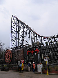 Batman & Robin: The Chiller's entrance and the two 200-foot Towers. Chiller entrance.jpg