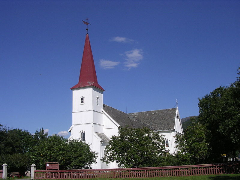 File:Church of Nesna.JPG