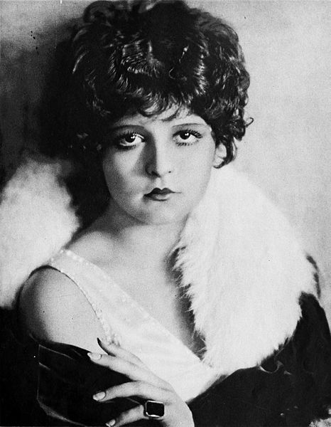 File:Clara Bow - Photoplay, December 1924.jpg