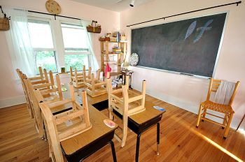 English: Empty Waldorf classroom.