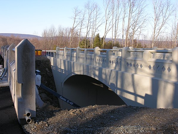 Preservation efforts during the 1980s led to a newly configured crossing of the Cut-Off on County Route 521 in Blairstown. This is a November 2006 rep