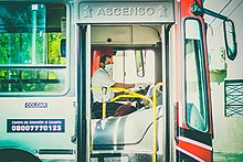 A bus driver with a face mask in Argentina. Cuarentena titi nicola covid 2019 coronavirus argentina aislamiento 02.jpg