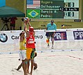 Čeština: Phil Dalhausser blokuje útok Márcia Araúja v zápase o bronz na Patria Direct Open 2012 English: Phil Dalhausser blocking at attack by Márcio Araújo during the bronze-medal match at Patria Direct Open 2012