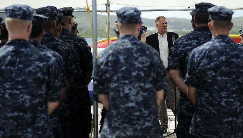 File:Defense.gov News Photo 100727-F-6655M-007 - Deputy Secretary of Defense William J. Lynn III talks with U.S. Navy sailors of Submarine Squadron 15 during a recent tour of Naval Base Guam on.jpg