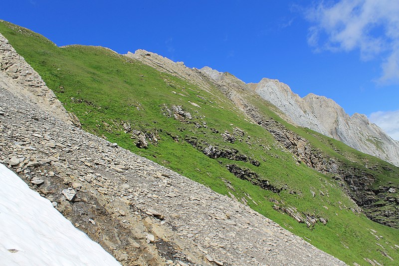 File:Dents Blanches Occidentales , Voie normale depuis les Allamands - panoramio (109).jpg