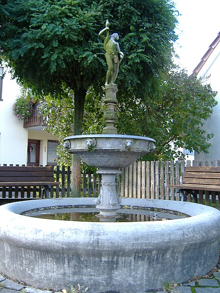 File:Dorfbrunnen Binswangen.jpg