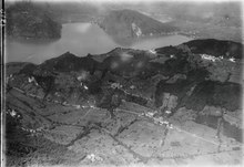 Aerial view by Walter Mittelholzer (1919) ETH-BIB-Agra, Lavena, Monte Caslano, Caslano, Colina d'oro, Ponte Tresa-Inlandfluge-LBS MH01-001946.tif