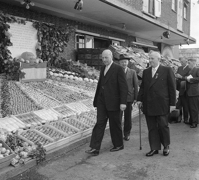 File:Een drietal heren - waarvan één de burgemeester van Amsterdam A.J. d Ailly en, Bestanddeelnr 905-3235.jpg