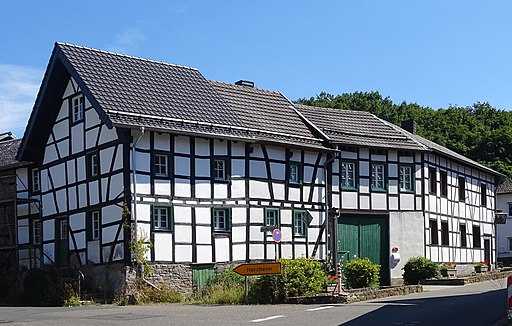 Eiserfey Am Weinberg 1 (03)