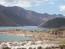 Embalse Potrerillos y dique.JPG