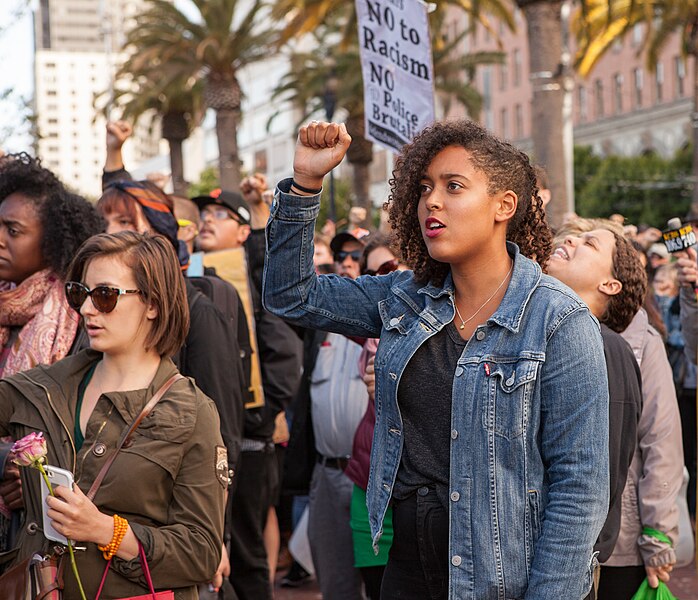 File:Fists raised at San Francisco July 2016 rally against police violence.jpg