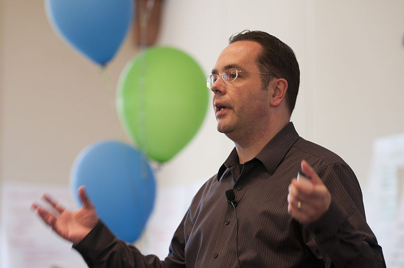 File:Frank Schulenberg speaking and gesturing.jpg