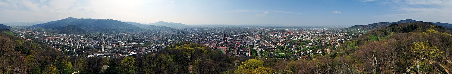 Panorámica de Friburgu. Imaxe de 360° tomada dende la torre de Schlossberg