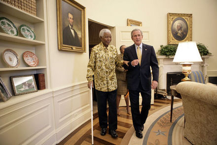 Nelson Mandela and President George W. Bush in the Oval Office, May 2005