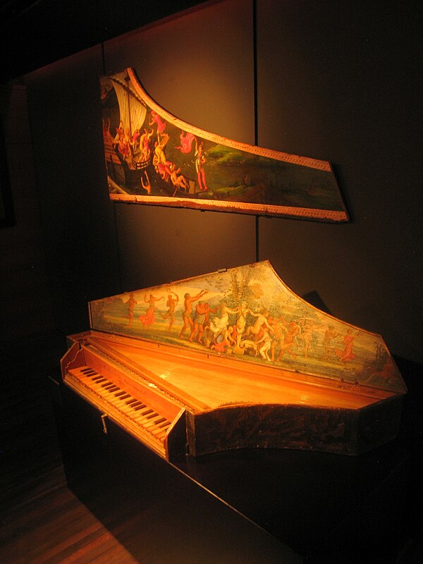Spinet by Zenti from 1637, now in the Musical Instrument Museum in Brussels