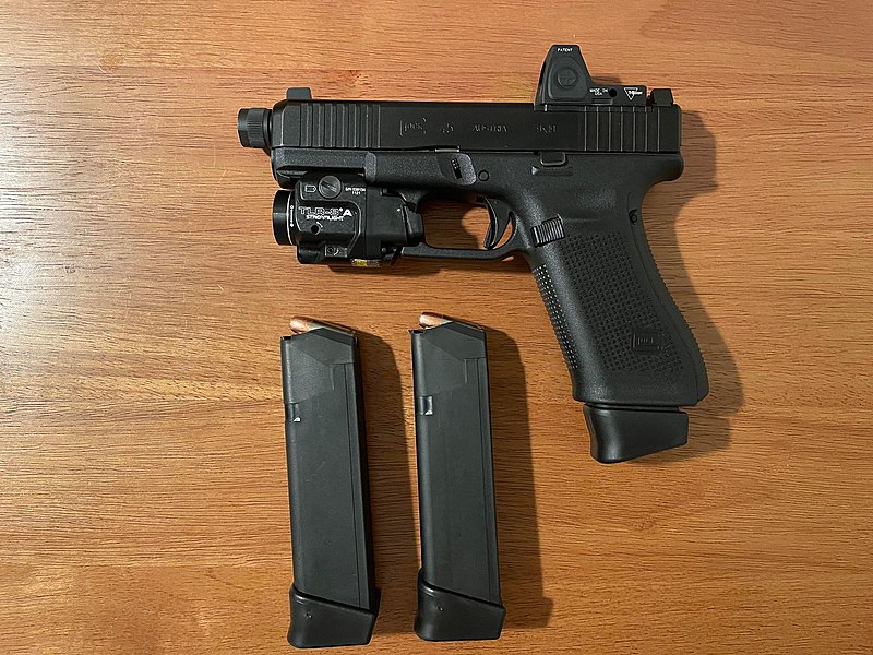 File:Glock45custom.pga.jpg