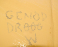 Graffito ‘ieithyddol’ (cywiro camsillafiad oedd yn fwriadol).png