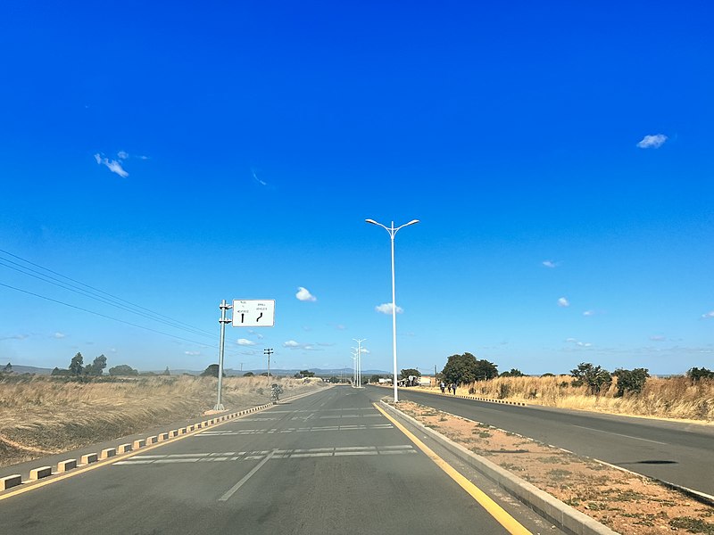 File:Great North Road, Mpika District in Muchinga Province, Zambia.jpg