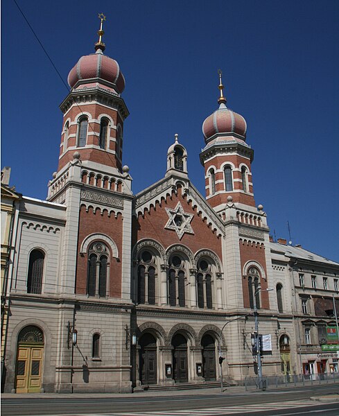 File:Great Synagogue in Pilsen-2010.jpg