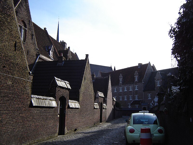 File:Groot Begijnhof Sint-Amandsberg - Onze-Lieve-Vrouwstraat 1.jpg