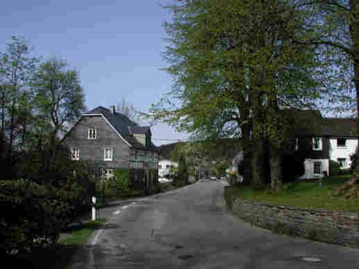 Hülsenbusch - Dorfstraße